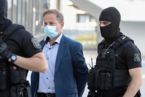 Βγήκε η απόφαση για τον Δημήτρη Λιγνάδη: 12 χρόνια κάθειρξη στον σκηνοθέτη για τους βιασμούς ανηλίκων - εικόνα 2