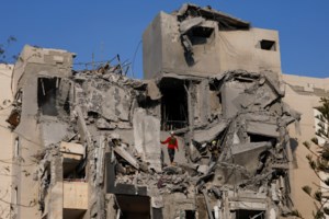 Οι αγορές ξέρουν... καλύτερα: Πέφτει η τιμή του πετρελαίου παρά το ιρανικό χτύπημα σε βάση των ΗΠΑ