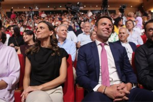 "Από δυο χωριά" ο ΣΥΡΙΖΑ: Τα στρατόπεδα Κασσελάκη και Αχτσιόγλου - Ποιοι τους στηρίζουν [όλα τα ονόματα] - εικόνα 2