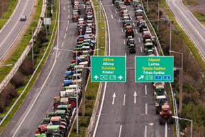 Μπλόκα αγροτών: Συνεννόηση με την Τροχαία για την κυκλοφορία στο εθνικό οδικό δίκτυο
