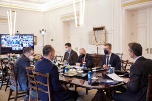 Πέτσας: Δεν θα έχουμε lockdown μετά τα Φώτα - Τηλεργασία και εστίαση τα μόνα μέτρα