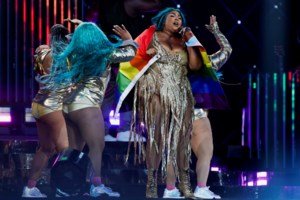 Στην αντεπίθεση η Lizzo για τις χορεύτριες: "Είχαν ακατάλληλη συμπεριφορά" - Η Μπιγιονσέ πάντως την έκανε "cancel" - εικόνα 2
