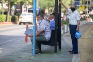 Κορονοϊός - Αίγινα: Κλιμάκιο γιατρών έφτασε στο νησί για διαγνωστικά τεστ [εικόνες] - εικόνα 7