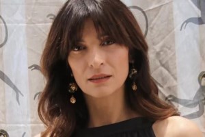 Όταν η "Ιουλία" από τη "Γη της Ελιάς" πρωταγωνιστούσε σε βίντεο κλιπ του Πάριου πριν 24 χρόνια - Ίδια κι απαράλλαχτη [εικόνες] - εικόνα 3