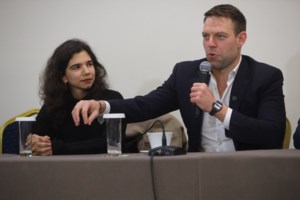 Άγρια κόντρα Πλεύρη -Πολάκη στη Βουλή: "Άνθρωποι που έχουν εγκληματίσει πίνουν νερό στο όνομα του ΣΥΡΙΖΑ" - "Αισχρά ψέματα"