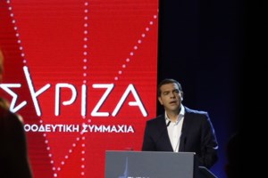 Ο Πέτσας "καρφώνει" τον Τσίπρα: Από ανεύθυνος, θέλησε να γίνει και επικίνδυνος