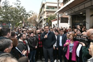 Τσίπρας: Οι ειρωνείες για "αρνί Porsche" δεν είναι αποδεκτές από καταναλωτές και μικρομεσαίους επιχειρηματίες - εικόνα 7