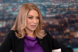 Σία Κοσιώνη: Κάνει "σοβαρή" πρωινή γυμναστική με τον γιο της στο σαλόνι του σπιτιού τους - εικόνα 3