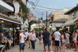 Προειδοποίηση Αρκουμανέα για μετάλλαξη Δέλτα: Εμβολιαστείτε αλλιώς έρχονται τοπικά lockdown