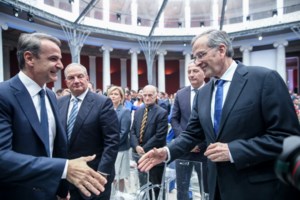 Στο υπουργείο Μετανάστευσης ο Μητσοτάκης: "Θετικά τα δείγματα γραφής - Το νερό έχει μπει στο αυλάκι"