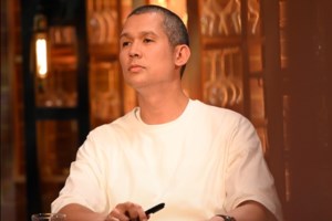 Δεν πήγε πολύ καλά αυτό - Ο Σωτήρης Κοντιζάς άφησε την κορούλα του Ολίβια να τον κουρέψει [εικόνες]