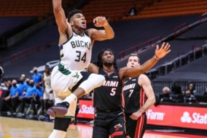 Πρώτη θέση στο πρωτάθλημα για Λέικερς