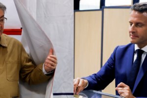 Γαλλία: Πρωτιά Μακρόν "για μια χούφτα ψήφους" έναντι της "Λαϊκής Ένωσης" του Μελανσόν