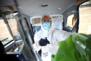 Προειδοποιούν οι ειδικοι: Τα κλειστά κτήρια λόγω κορονοϊού εκκολάπτουν τον κίνδυνο της νόσου των Λεγεωνάριων - εικόνα 2