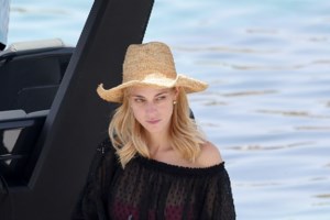 Οι "άγνωστες" διακοπές της Μπρίντεϊ Σπίαρς σε ελληνικό νησί πριν δύο μήνες - Η αποκάλυψη μέσω Instagram - εικόνα 4