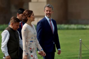 Πριγκίπισσα Σαρλίν: Αβίαστα κομψή και σικάτη με παστέλ κοστούμι αξίας 4.580 ευρώ - εικόνα 5