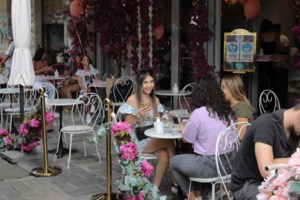 Θεοδωρικάκος: Ανεμβολίαστοι το 22% των αστυνομικών