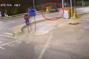 Αμφιλοχία: 9χρονο κοριτσάκι έσκισε το αυτί της σε τσουλήθρα με σχοινιά - Έκανε 20 ράμματα, χωρίς άδεια η παιδική χαρά