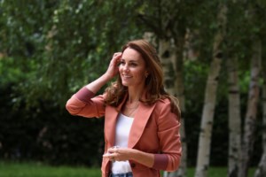 Βασίλισσα Ελισάβετ προς Κέιτ Μίντλετον: Σε βλέπω ήδη ως την επόμενη βασίλισσα - εικόνα 9