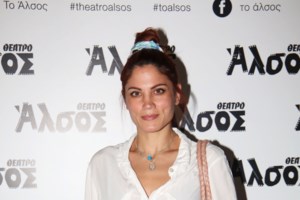 Μαίρη Συνατσάκη: Εικόνες - σοκ από τη διάρρηξη στο σπίτι της