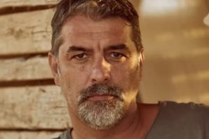 Επικό βίντεο με Κύπρια TikToker που σχολιάζει τον Μπισμπίκη: "Χορεύει σαν τη γαλοπούλαν και φορεί τα ίδια μαύρα ρούχαν"