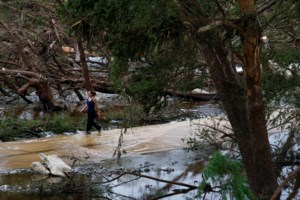 Πλημμύρες στο Τέξας: Οργή για τους μετεωρολόγους που δεν ενημέρωσαν έγκαιρα - Στους 82 οι νεκροί, μάχη για τον εντοπισμό αγνοούμενων - εικόνα 3