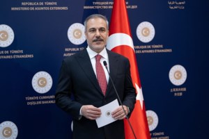 Στο Λουξεμβούργο ο Γιώργος Γεραπετρίτης - Συνάντηση με Φιντάν