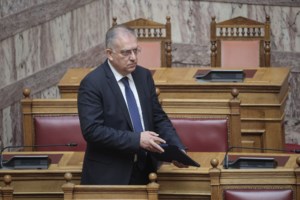 Ο Τάκης Θεοδωρικάκος στο μάτι του κυκλώνα: Η καταγγελία για συγκάλυψη της σύλληψης του γιου του με... 2 χρόνια καθυστέρηση