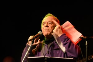 Ηλίας Λογοθέτης: Το συγκινητικό μήνυμα της συζύγου του και η σπάνια φωτογραφία - "Μετεβλήθη εντός μου και ο ρυθμός του κόσμου"
