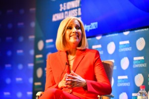 Φώφη Γεννηματά: Λουλούδια έξω από το σπίτι της στη Βούλα - Συντετριμμένοι οι γείτονές της [εικόνες] - εικόνα 2