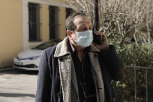 Μπιμπίλας: Εχω λάβει εξώδικο από δύο ανεμβολίαστους ηθοποιούς