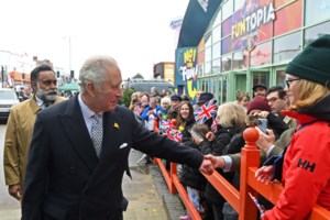 Κάρολος σε Χάρι: "Μην φέρεις μαζί σου τη Μέγκαν - Είναι ανεπιθύμητη" - Απίστευτοι διάλογοι λίγο πριν πεθάνει η Ελισάβετ - εικόνα 11