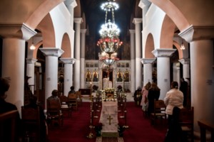 Θεοφάνεια - Ένταση και προσαγωγές στη Θεσσαλονίκη: Έριξαν σταυρό στη θάλασσα [εικόνες - βίντεο]