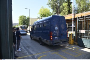 Συνελήφθη 45χρονος που έκλεβε ταμειακές μηχανές από μαγαζιά - Βίντεο ντοκουμέντο με τον τρόπο δράσης του - εικόνα 4