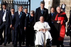Πάπας Φραγκίσκος: Μέλη βασιλικών οικογενειών στην κηδεία του - Τον βασιλιά Κάρολο θα εκπροσωπήσει ο πρίγκιπας Ουίλιαμ