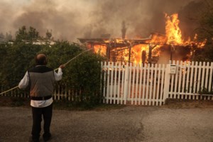 Κορωπί: Υπό μερικό έλεγχο η φωτιά - Αμεση κινητοποίηση της πυροσβεστικής