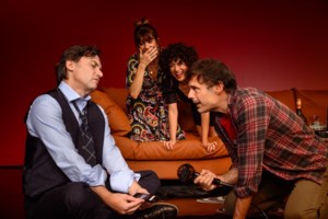 "Κόκκινη Νύχτα" την Πέμπτη 23 Δεκεμβρίου στον Πειραιά με ανοιχτά καταστηματα ως τις 11 το βράδυ