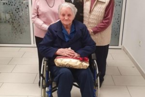 Απίστευτο: Παίζουν τένις από...διπλανές ταράτσες- Το βίντεο έγινε viral