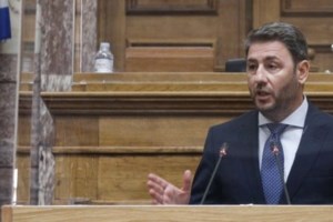 Κατάθεση Ανδρουλάκη στο Ευρωκοινοβούλιο: Πολιτικοί οι λόγοι της παρακολούθησής μου - Ένταση με τον συντονιστή του ΕΛΚ