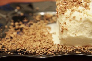 Δροσερή καλοκαιρινή τάρτα με βατόμουρα και κρέμα ανθότυρο