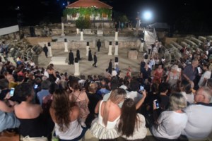 Mητσοτάκης για Επίδαυρο: Κομβική στιγμή για μένα η πρώτη στην ιστορία ζωντανή μετάδοση παράστασης - εικόνα 2