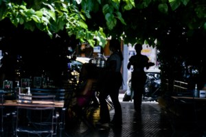 Θεσσαλονίκη: Υπάλληλος βενζινάδικου κρεμάστηκε από την πόρτα ΙΧ που έφυγε χωρίς να πληρώσει [βίντεο]