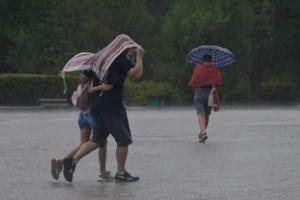 Κακοκαιρία: Δραματικές στιγμές στη Σταμάτα - Βούλιαξαν αυτοκίνητα, απεγκλωβίστηκαν οδηγοί [Εικόνες-Βίντεο] - εικόνα 18