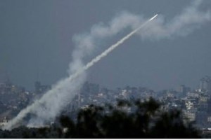 Ισραήλ: Η στιγμή που ηχούν οι σειρήνες και ο εκπρόσωπος της ισραηλινής κυβέρνησης φεύγει από το στούντιο του Sky News