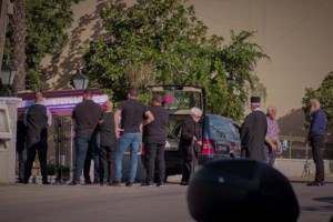 Βορίζια:  "Μου τον διέλυσαν οι σκύλοι, αυτοί σκότωσαν και τη θεία τους", λέει η σύζυγος του Καργάκη - εικόνα 3