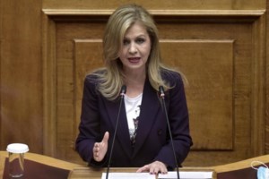 Κασιμάτη: Η ομάδα Αχτσιόγλου και Τσακαλώτου δεν επέτρεψαν να υπάρξει πολιτική συζήτηση - Ανασυντάσσεται ο ΣΥΡΙΖΑ