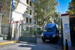 Εξαρθρώθηκε σπείρα "αλέ ρετούρ": Είχαν ρημάξει δεκάδες σπίτια σε Αθήνα και Θεσσαλονίκη [Εικόνες]