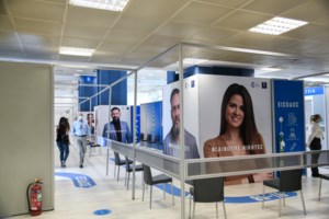 Κεραμέως: Εχει ήδη εμβολιαστεί πάνω από το 74% των εκπαιδευτικών - Πιθανόν μόνο εμβολιασμένοι φοιτητές στα αμφιθέατρα - εικόνα 2