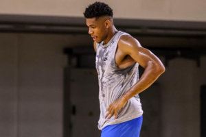 Γιάννης Αντετοκούνμπο: ''Λιώνει'' στις προπονήσεις με τα γαλανόλευκα - Το σχόλιο του Λεμπρόν Τζέιμς [εικόνες]