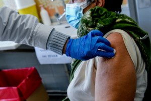 Κορονοϊός: Νέα πτώση με 19.772 κρούσματα αλλά ανέβηκαν στους 679 οι διασωληνωμένοι - 72 θάνατοι - εικόνα 2